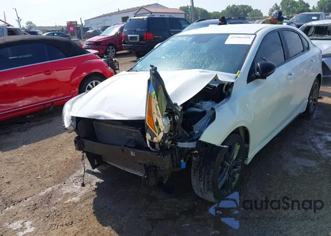 2021 Kia Forte Gt-Line z USA, uszkodzony, nr VIN 3KPF34AD6ME367363